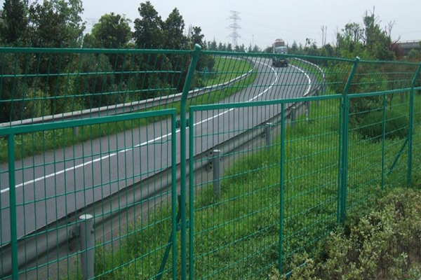 公路護欄網(wǎng)