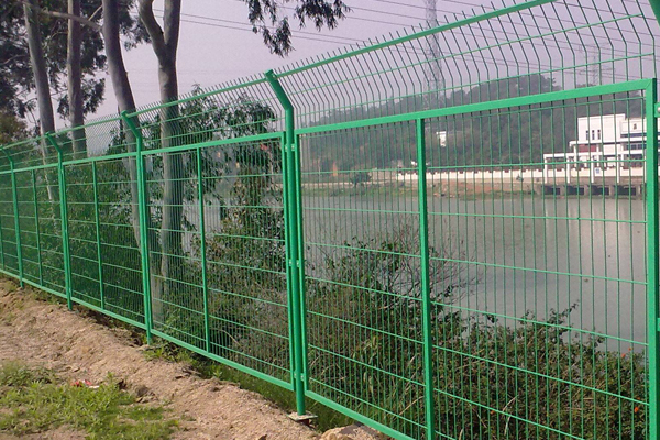 公路護欄網(wǎng)